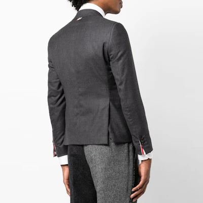 THOM BROWNE SS22 深灰色單排扣長袖西裝外套 MJC159A-00626-025 Shop THOM BROWNE SS22 深灰色單排扣長袖西裝外套 MJC159A-00626-025