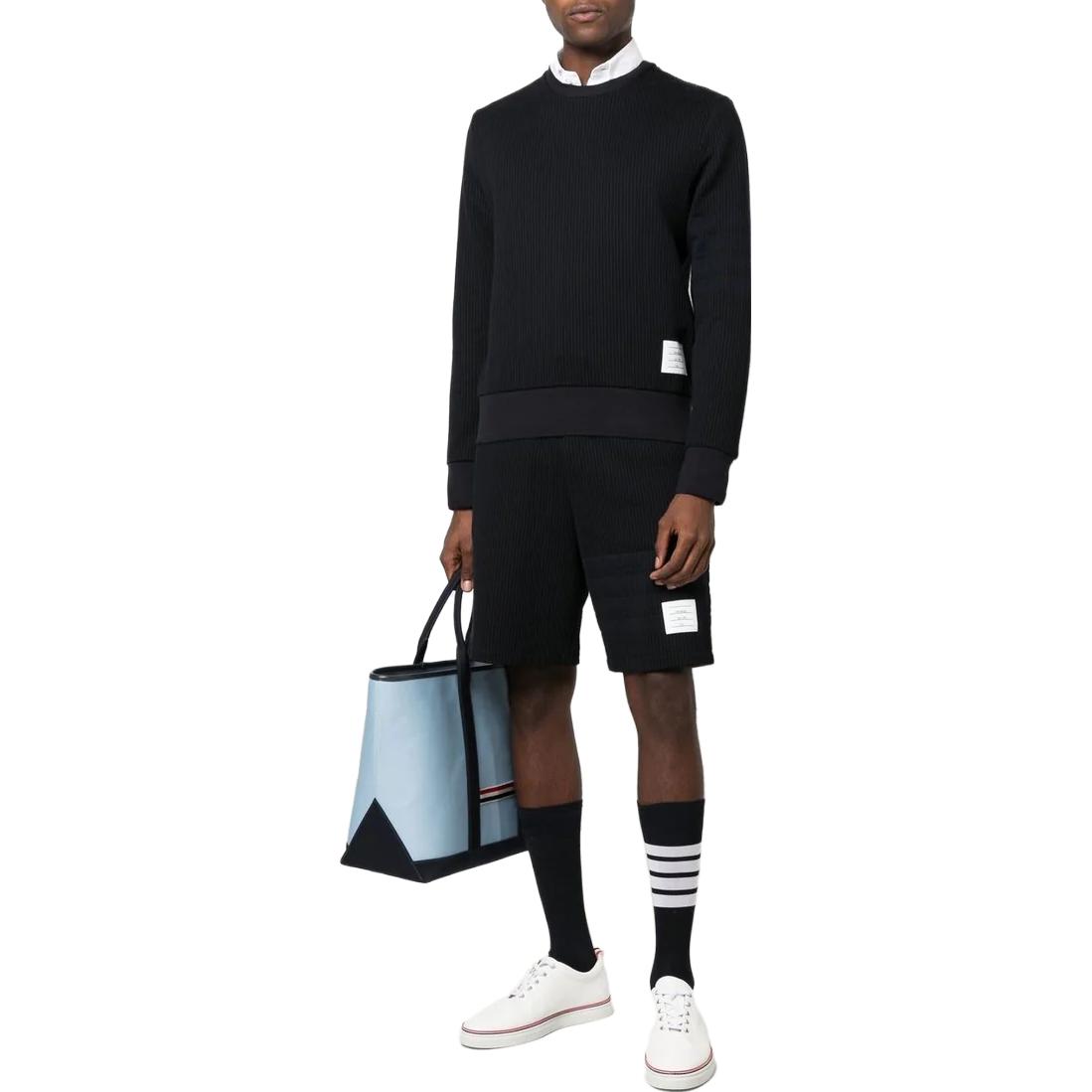 Lookbook トムブラウン SS23 ブラック クルーネック カジュアル スウェットシャツ. MJT370A-J0063-415