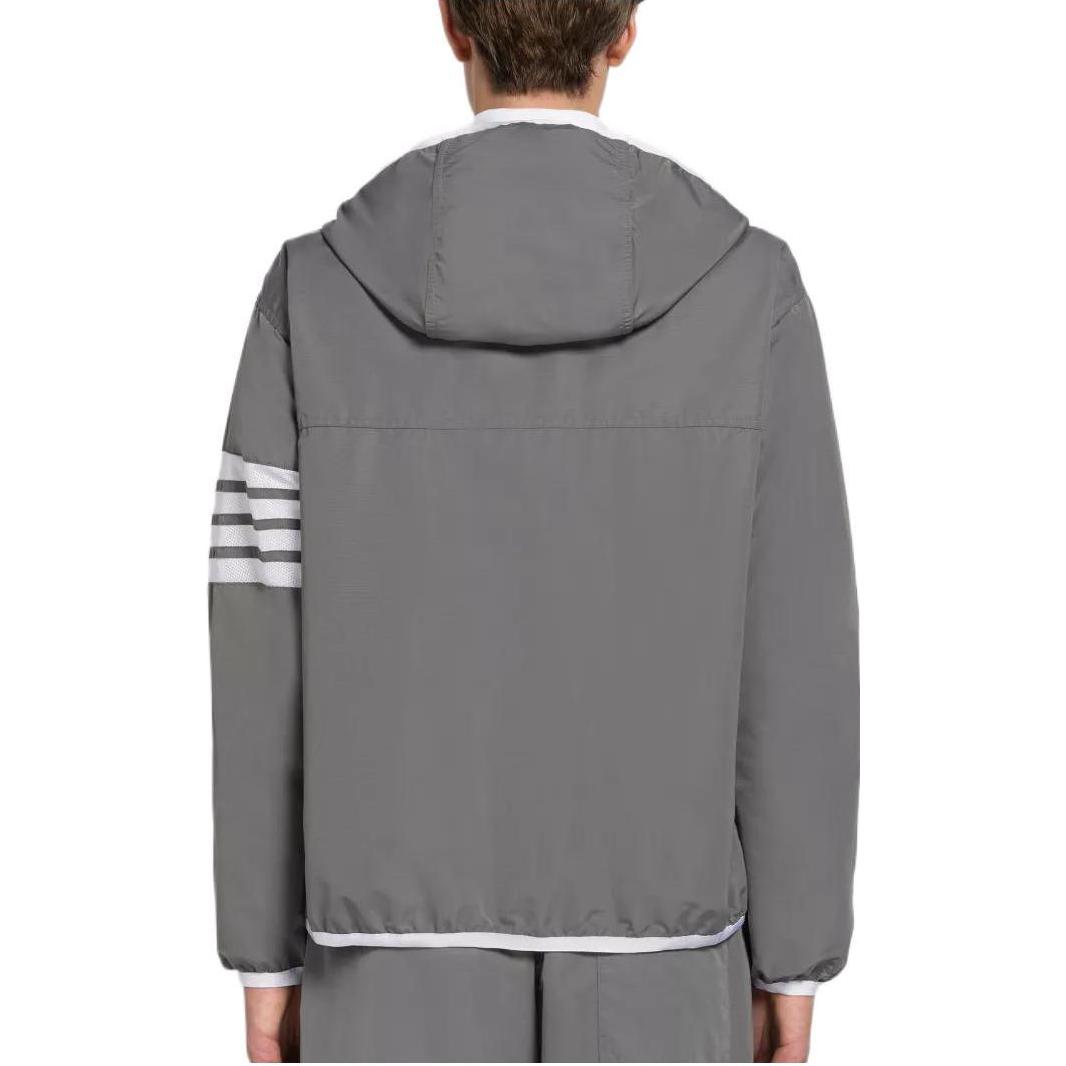 Shop 톰 브라운 SS23 클래식 4-바 폴리에스터 집 후디 재킷 그레이 MJT366A-F0197-035