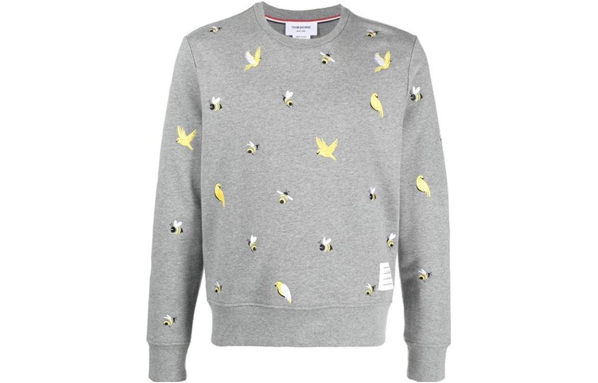 Lookbook Sudadera Gris con Bordado de Pájaro THOM BROWNE SS23. MJT367E-06931-035
