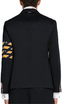 톰브라운 SS23 네이비 싱글 브레스티드 트윌 스트라이프 블레이저. MJU490A-F0114-415 Shop 톰브라운 SS23 네이비 싱글 브레스티드 트윌 스트라이프 블레이저. MJU490A-F0114-415