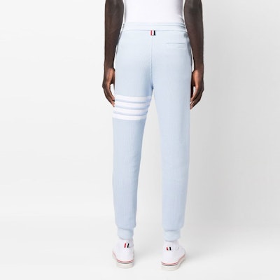 Thom Browne SS23 Pantalones Deportivos Waffle 4-Barras Azul Claro Otoño MJQ082A-06452-480 Details for Thom Browne SS23 Pantalones Deportivos Waffle 4-Barras Azul Claro Otoño MJQ082A-06452-480