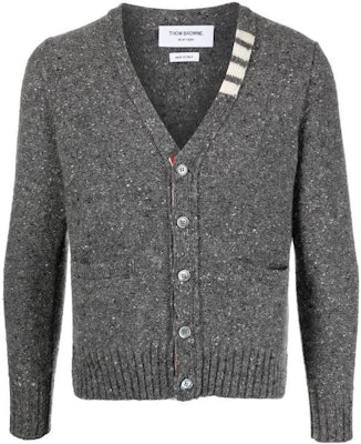 톰브라운 SS23 그레이 스페클 브이넥 가디건 스웨터 - 그레이 패션. MKC455A-Y1032-035 Buy 톰브라운 SS23 그레이 스페클 브이넥 가디건 스웨터 - 그레이 패션. MKC455A-Y1032-035