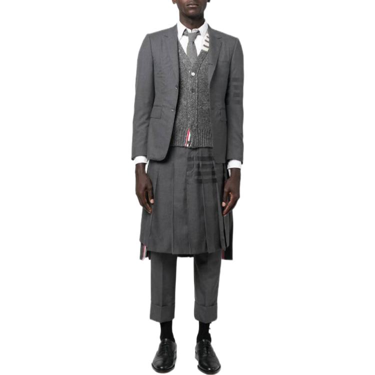 Lookbook 톰브라운 SS23 그레이 스페클 브이넥 가디건 스웨터 - 그레이 패션. MKC455A-Y1032-035