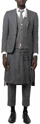 톰브라운 SS23 그레이 스페클 브이넥 가디건 스웨터 - 그레이 패션. MKC455A-Y1032-035 Lookbook 톰브라운 SS23 그레이 스페클 브이넥 가디건 스웨터 - 그레이 패션. MKC455A-Y1032-035