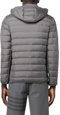 Thom Browne SS23 Jaket Kelabu Berzip Penuh Lengan Panjang Padded. MJD105X-F0241-025 Details for Thom Browne SS23 Jaket Kelabu Berzip Penuh Lengan Panjang Padded. MJD105X-F0241-025