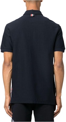 THOM BROWNE SS24 Polo Clásico a Rayas Azul Marino. MJP196A-J0138-415 Purchase THOM BROWNE SS24 Polo Clásico a Rayas Azul Marino. MJP196A-J0138-415