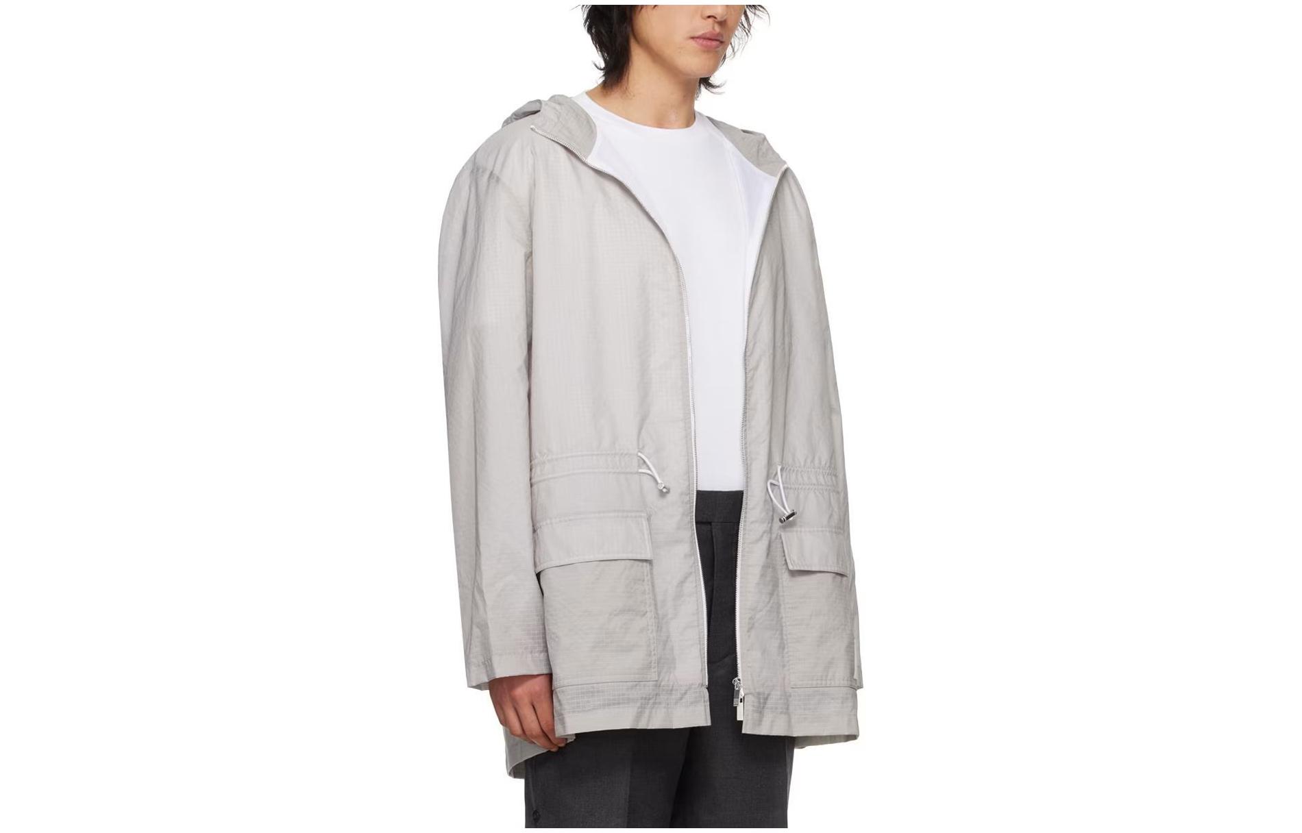 Lookbook トム・ブラウン SS24 グレー ジップアップ フーディー ジャケット - ソリッドカラー、ルーズフィット。 MJT418A-F0517-055