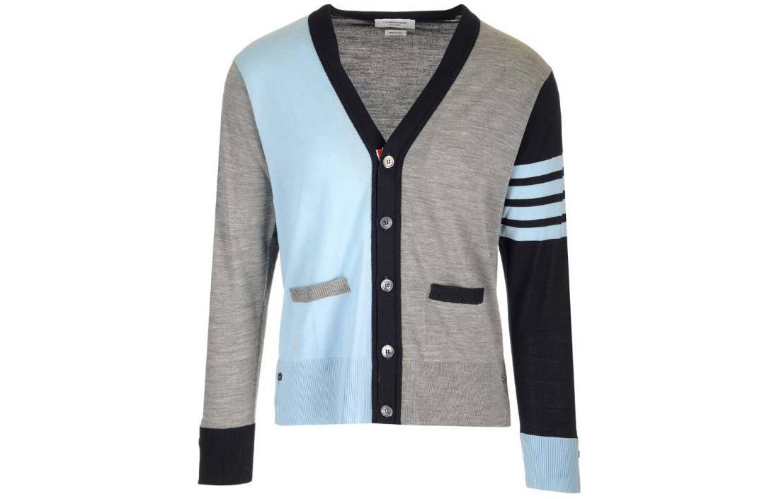 Order 톰 브라운 SS24 메리노 울 V넥 가디건, 4-스트라이프 그레이 블루. MKC002F-Y1014-480