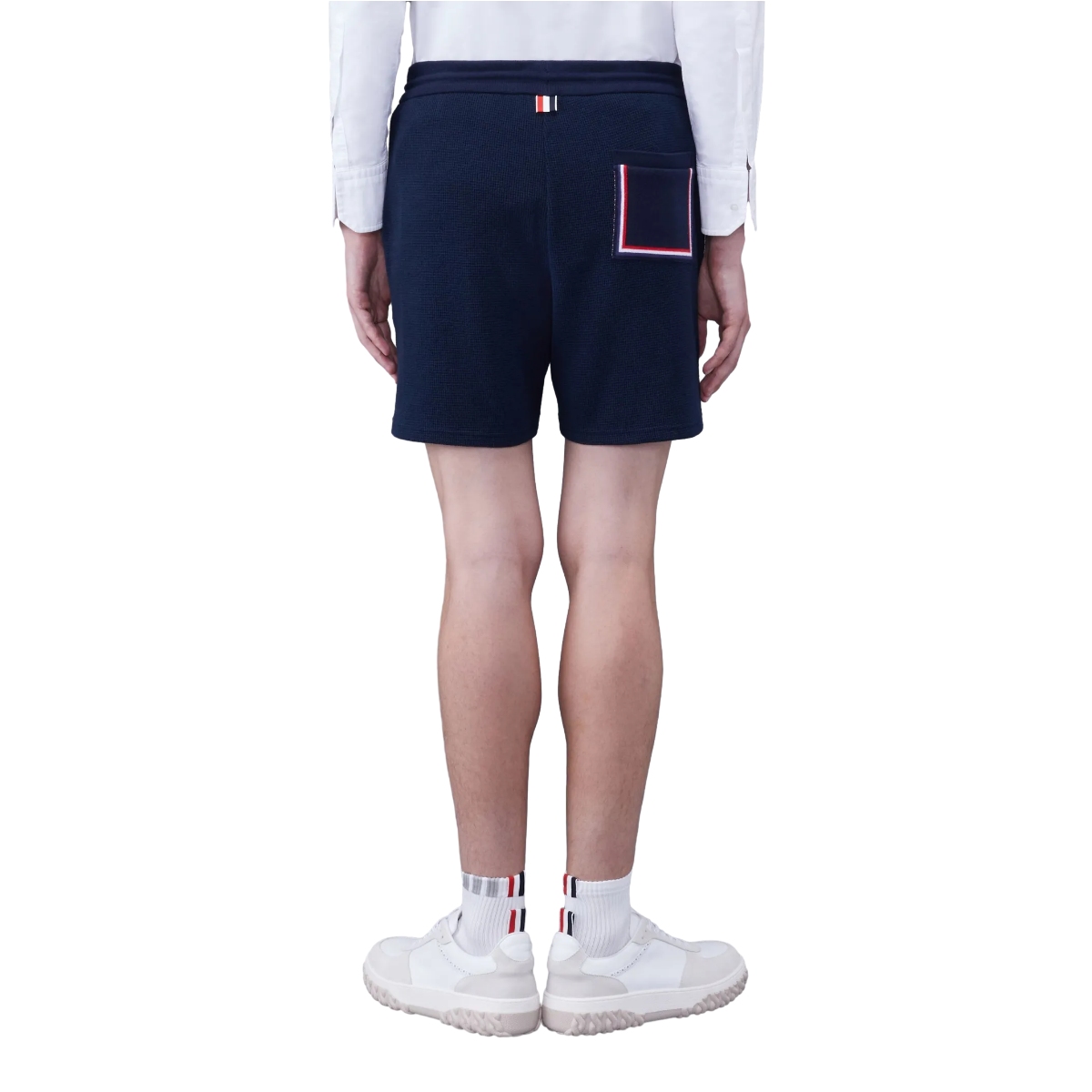 Shop トム ブラウン SS24 ネイビーブルー テクスチャードコットン カジュアルショーツ MJQ188A-J0114-415