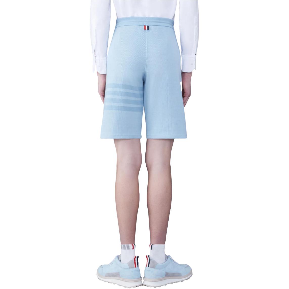 Shop トムブラウン SS24 限定 4ストライプ リバーシブル ショーツ ライトブルー カジュアルウェア MJQ161A-J0051-480