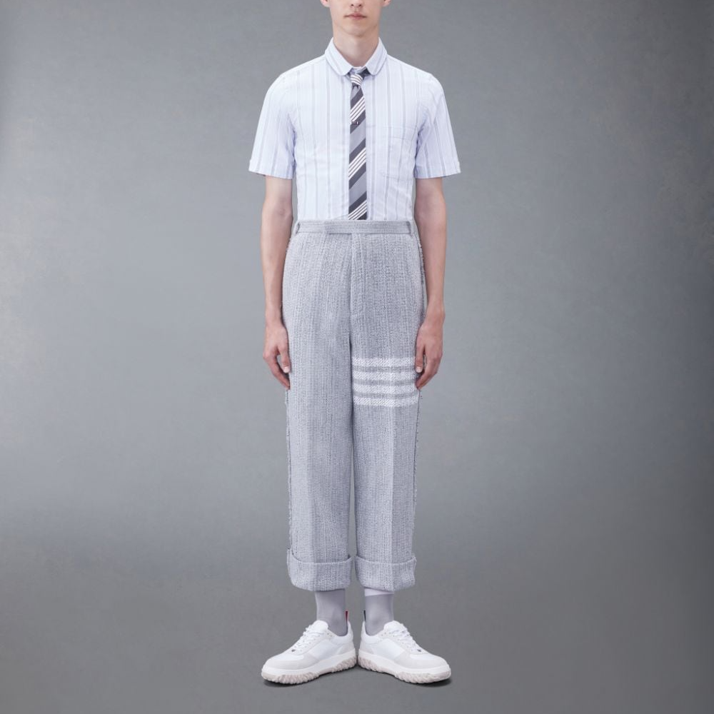 Lookbook Thom Browne Kemeja Lengan Pendek Garis Biru Pria Kasual. MWS314A-F0526-460