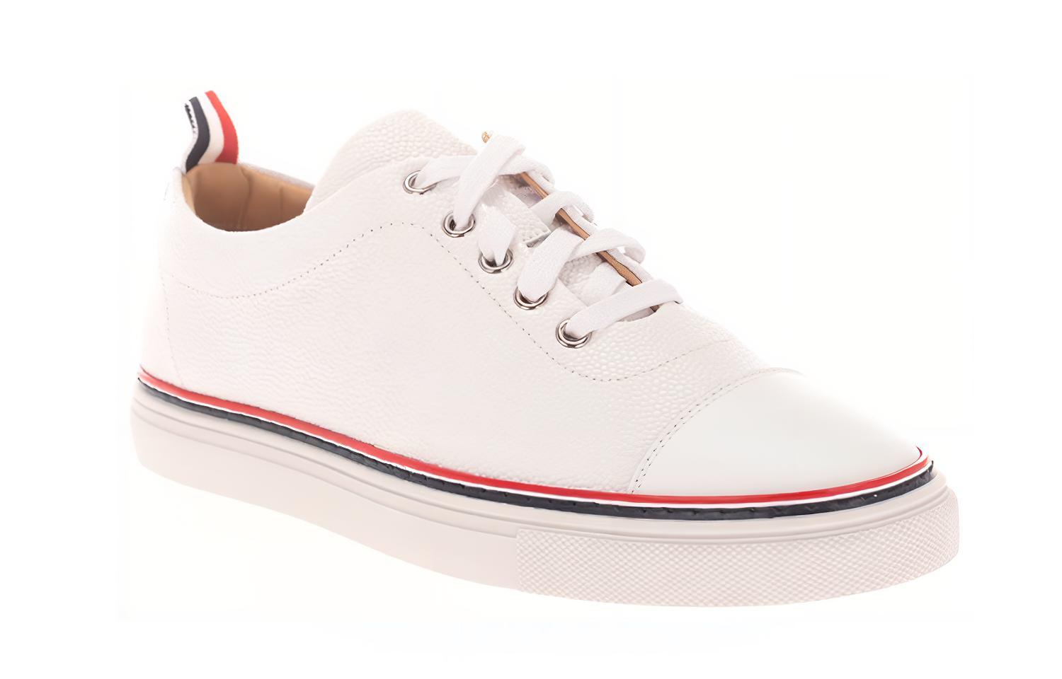 Lookbook Sneaker Thom Browne Putih dengan Garis MFD067B00198100