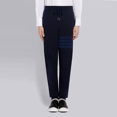 トム ブラウン ストライプ ジョガーパンツ ネイビーブルー - 秋コレクション MJQ008A-06910-415 Shop トム ブラウン ストライプ ジョガーパンツ ネイビーブルー - 秋コレクション MJQ008A-06910-415