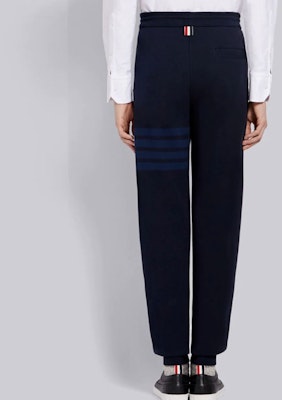 トム ブラウン ストライプ ジョガーパンツ ネイビーブルー - 秋コレクション MJQ008A-06910-415 Purchase トム ブラウン ストライプ ジョガーパンツ ネイビーブルー - 秋コレクション MJQ008A-06910-415