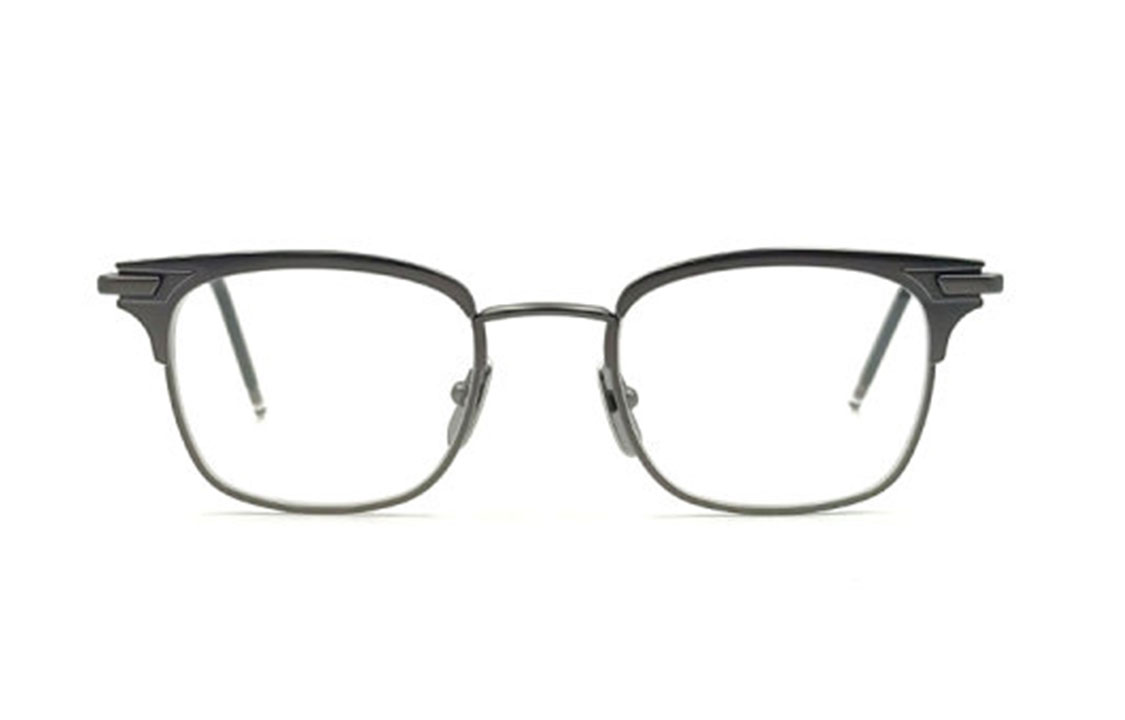 Lookbook THOM BROWNE スタイリッシュメタルメガネフレーム 男女兼用 - 不規則な形状 TBX102-B