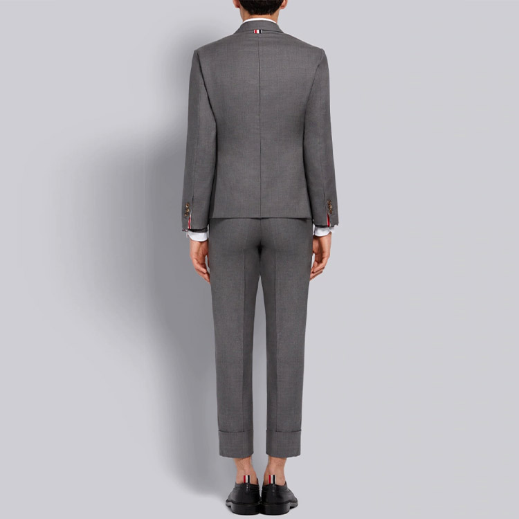 Shop 톰 브라운 수퍼 120''s 트윌 수트 클래식 미드 그레이 MSC001A-00626-035