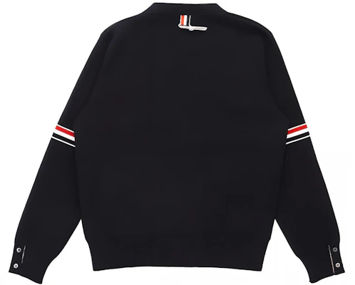 Thom Browne TB SS21经典常春藤条纹V领针织毛衣海军蓝 MKC310A-Y3007-415 Lookbook Thom Browne TB SS21经典常春藤条纹V领针织毛衣海军蓝 MKC310A-Y3007-415