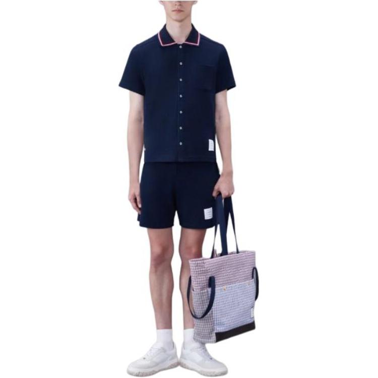 Shop THOM BROWNE Polo Lengan Pendek Katun Tekstur Navy Biru. MJS241A-J0114-415