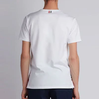 Shop THOM BROWNE 三色條紋白色短袖圓領T恤 男女同款夏季款 MJS010A-01454-100