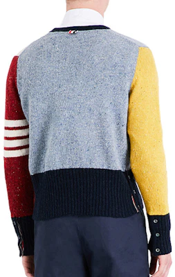 톰 브라운 브이넥 컬러블록 버튼업 가디건 스웨터 MKC084F-00278-996 Lookbook 톰 브라운 브이넥 컬러블록 버튼업 가디건 스웨터 MKC084F-00278-996