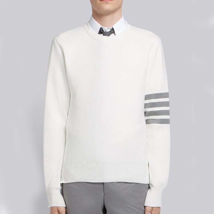 Lookbook 톰 브라운 화이트 클래식 4-스트라이프 풀오버 니트 스웨터 MKA202A-00219-100
