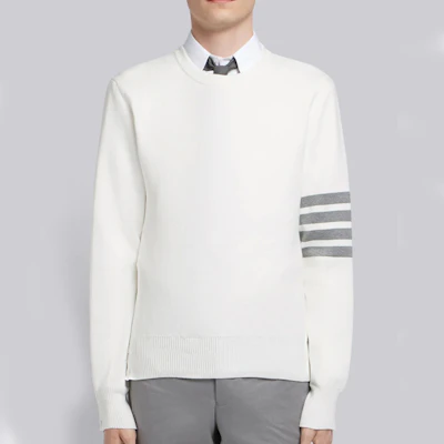 톰 브라운 화이트 클래식 4-스트라이프 풀오버 니트 스웨터 MKA202A-00219-100 Lookbook 톰 브라운 화이트 클래식 4-스트라이프 풀오버 니트 스웨터 MKA202A-00219-100