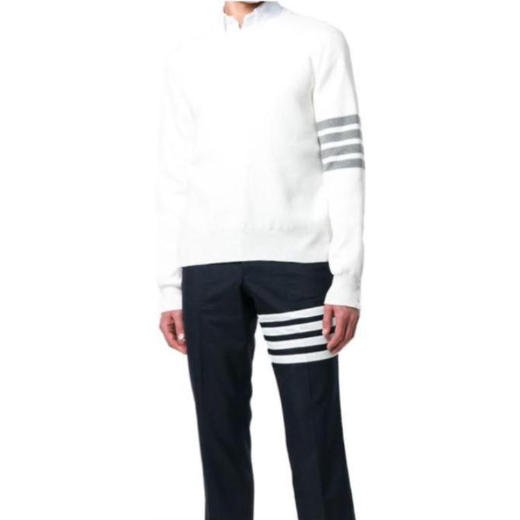 Sizing 톰 브라운 화이트 클래식 4-스트라이프 풀오버 니트 스웨터 MKA202A-00219-100