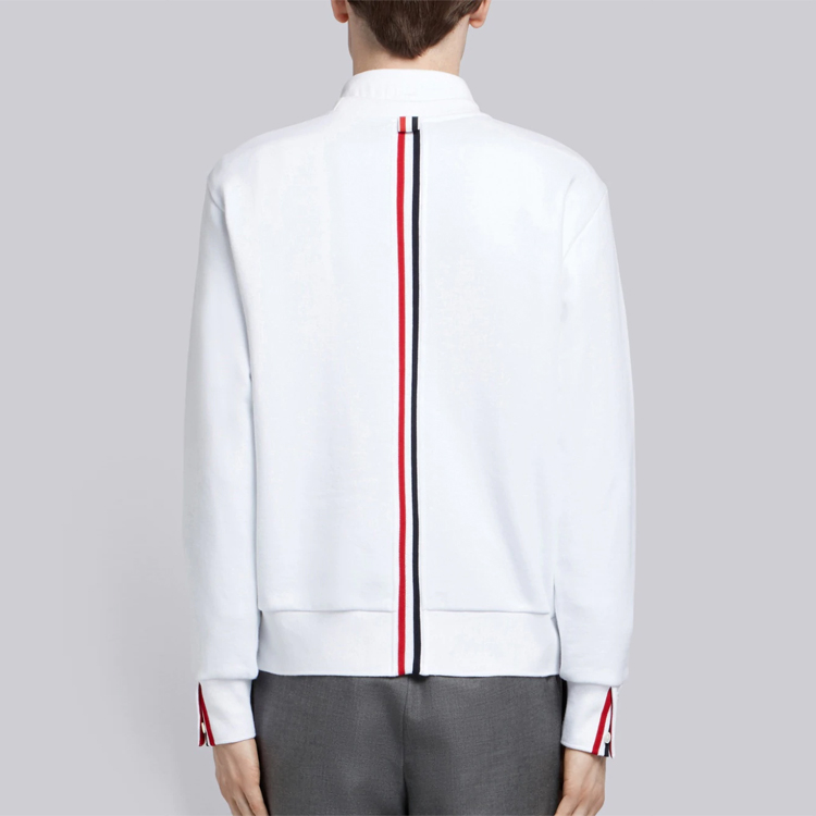 Purchase Sudadera Blanca Thom Browne con Cuello Redondo y 3 Rayas en la Espalda. MJT085A-03377-100