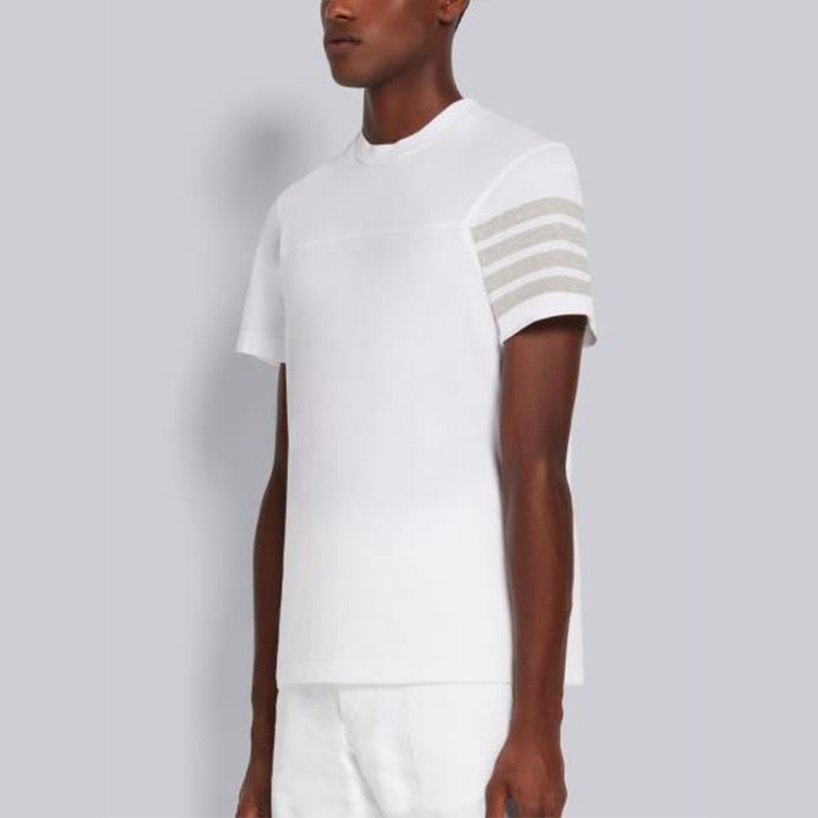 Thom Browne White Crewneck T-Shirt with 4-Bar Stripes Summer Edition. MJS152A-06221-100 圖 6