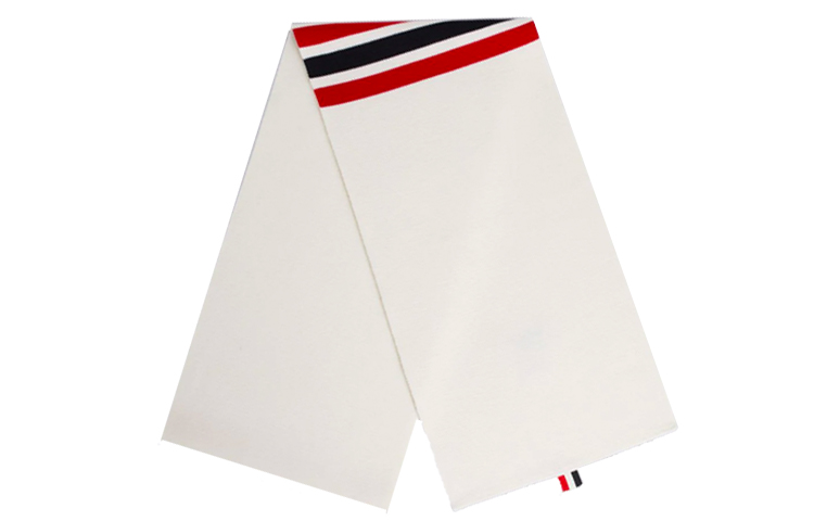 Lookbook Thom Browne Syal Wol Merino Putih dengan Trim Pita Bergaris 4-Bar. MKS078A00014100