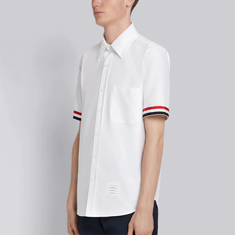 Shop Thom Browne Kemeja Putih Lengan Pendek dengan Manset Garis. MWS245A-00139-100