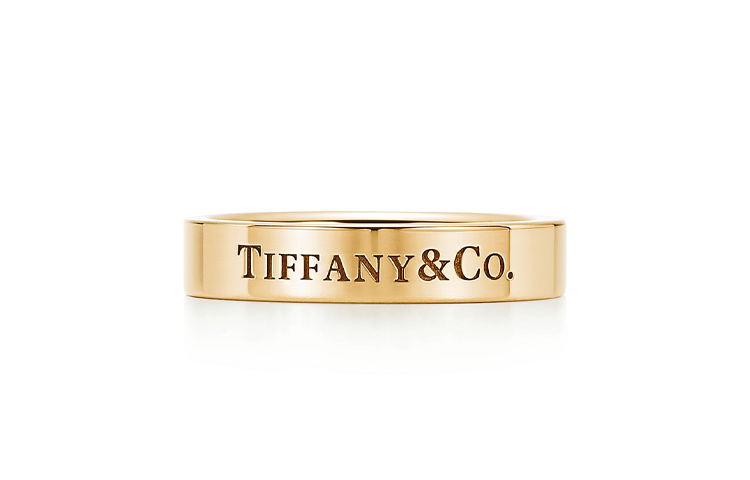 Tiffany & Co. 18K Gold 4mm Wide Letter Logo Ring Unisex Couple's Yellow Band. GRP10242
