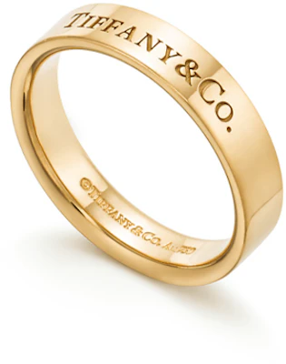 Tiffany & Co. 18K Gold 4mm Wide Letter Logo Ring Unisex Couple's Yellow Band. GRP10242 Lookbook Tiffany & Co. 18K Gold 4mm Wide Letter Logo Ring Unisex Couple's Yellow Band. GRP10242