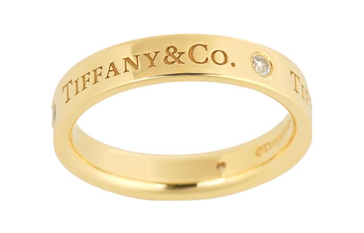 Order Cincin Tiffany & Co. 18k Emas Huruf Ukir Unisex Perhiasan Pasangan. GRP10240