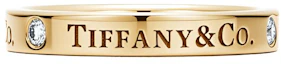 Buy Cincin Pasangan Unisex Tiffany & Co. 18K Emas Ukir Huruf - Emas. GRP10241
