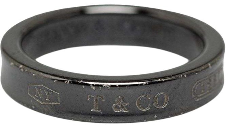 TIFFANY & CO. 經典LOGO設計金屬灰色情侶對戒 - 男女通用 ADVDJSTCYZ6ZHY3X Lookbook TIFFANY & CO. 經典LOGO設計金屬灰色情侶對戒 - 男女通用 ADVDJSTCYZ6ZHY3X