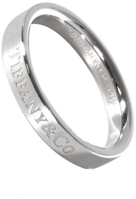 Tiffany & Co. Cincin Logo Alphabet Platinum Unisex Edisi Pasangan. GRP02279 Order Tiffany & Co. Cincin Logo Alphabet Platinum Unisex Edisi Pasangan. GRP02279