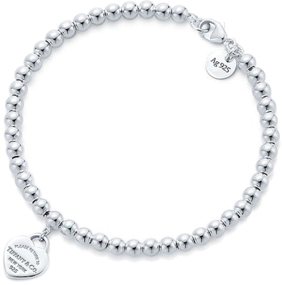 TIFFANY & CO. Gelang Perak 925 Hati "Return to Tiffany" Warna Perak. 61941770 Lookbook TIFFANY & CO. Gelang Perak 925 Hati "Return to Tiffany" Warna Perak. 61941770