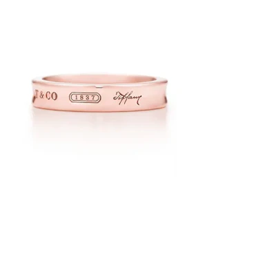 Tiffany & Co. Rose Gold Metal Letter Logo Ring for Couples Unisex Jewelry 60141958