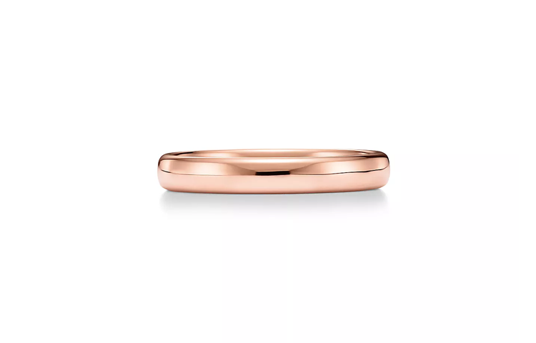 Shop TIFFANY & CO. T&CO. 18K 玫瑰金刻字Logo戒指 情侶款 男女適用 GRP12377