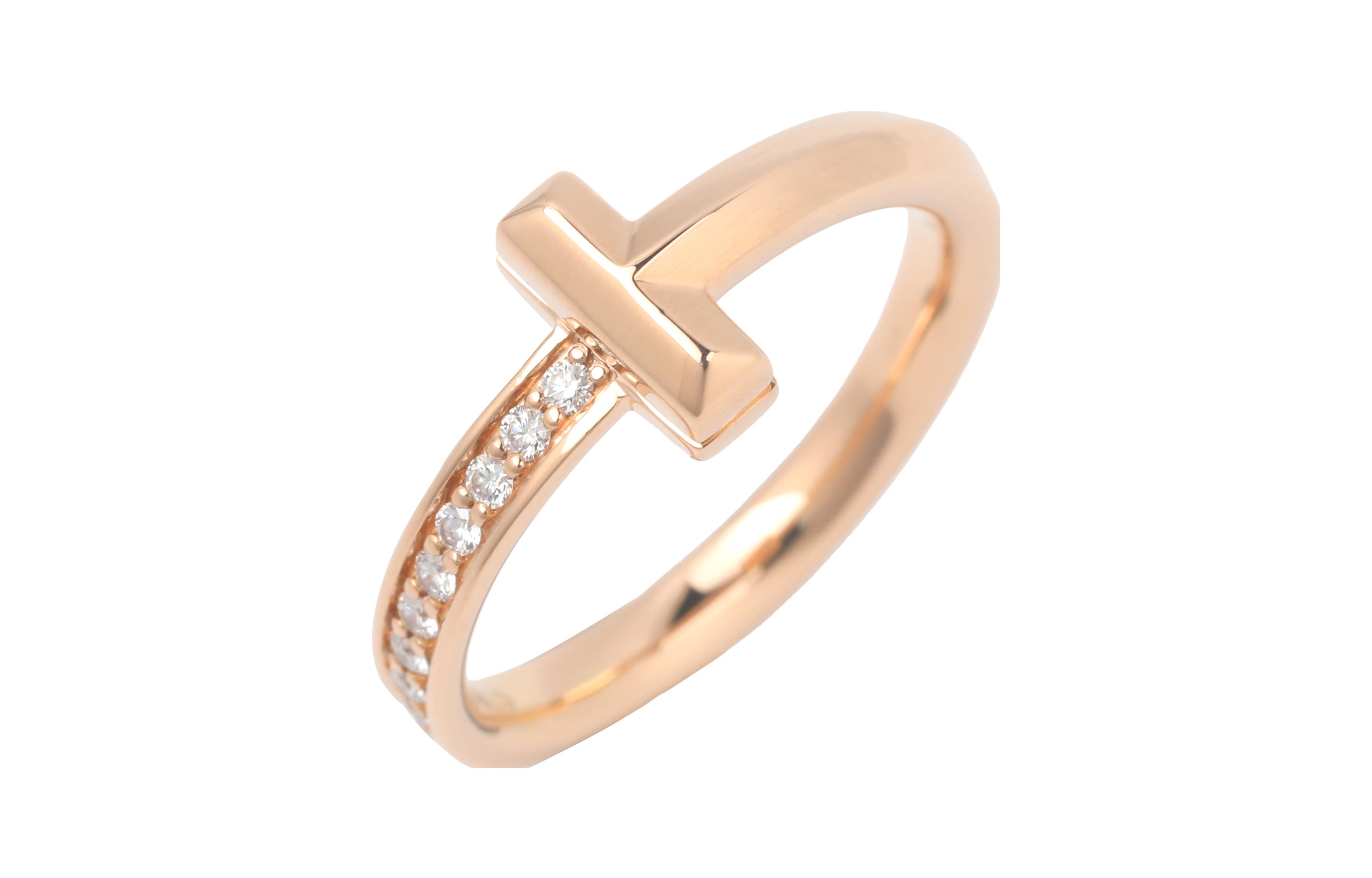 Lookbook Cincin Tiffany & Co. T Series Narrow Diamond Rekaan Unisex untuk Pasangan. GRP11292