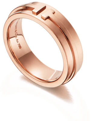 티파니앤코 T 시리즈 와이드 5.5mm 18K 로즈 골드 남성 반지. GRP09007 Lookbook 티파니앤코 T 시리즈 와이드 5.5mm 18K 로즈 골드 남성 반지. GRP09007