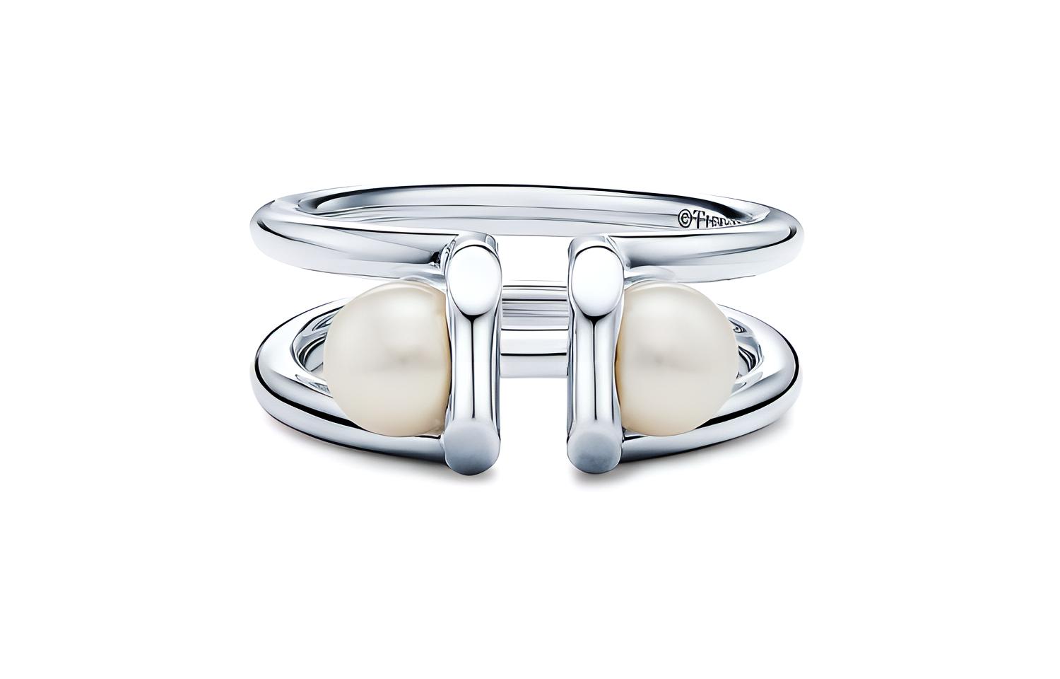 Tiffany & Co. Tiffany HardWear Sterling Silver Dual Pearl Ring 20.7mm Wide. GRP11195