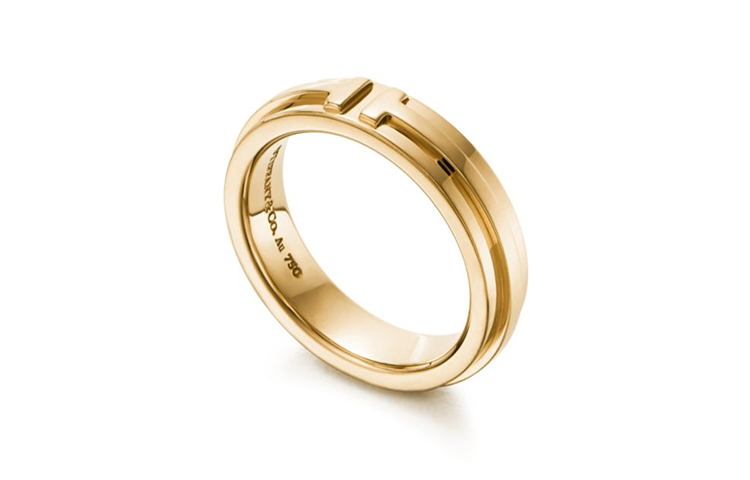 Tiffany & Co. Tiffany T Narrow 18K Gold Logo Engraved Ring Unisex Couple Gold GRP09675