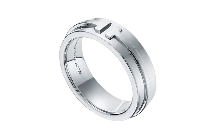 Shop Tiffany & Co. Tiffany T 系列 18K 白金寬版戒指 5.5mm 情侶款 GRP09009