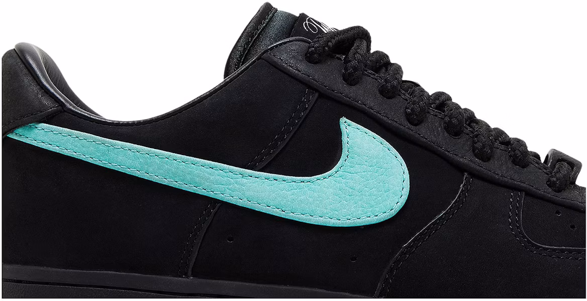 Tiffany & Co. x Nike Air Force 1 Low ''1837'' Sneaker Damen/Herren DZ1382-001 Lookbook Tiffany & Co. x Nike Air Force 1 Low ''1837'' Sneaker Damen/Herren DZ1382-001