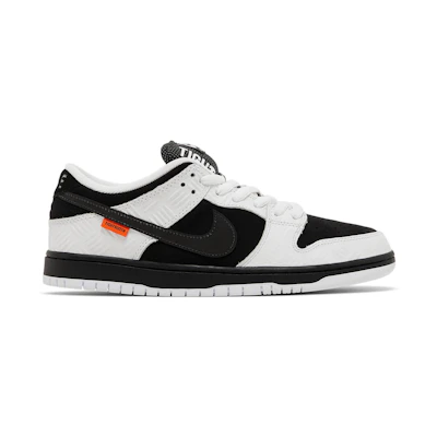 TIGHTBOOTH Nike Dunk Low SB 'White'