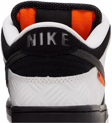 TIGHTBOOTH x Nike Dunk Low SB 'White' FD2629-100 Sizing TIGHTBOOTH x Nike Dunk Low SB 'White' FD2629-100