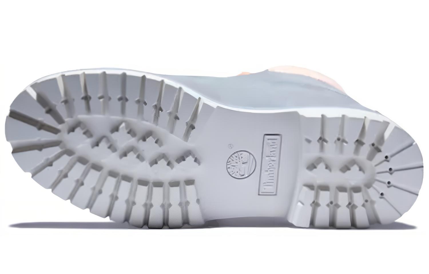 Shop Timberland 6英寸经典款‘灰色’靴子 A2HY4085